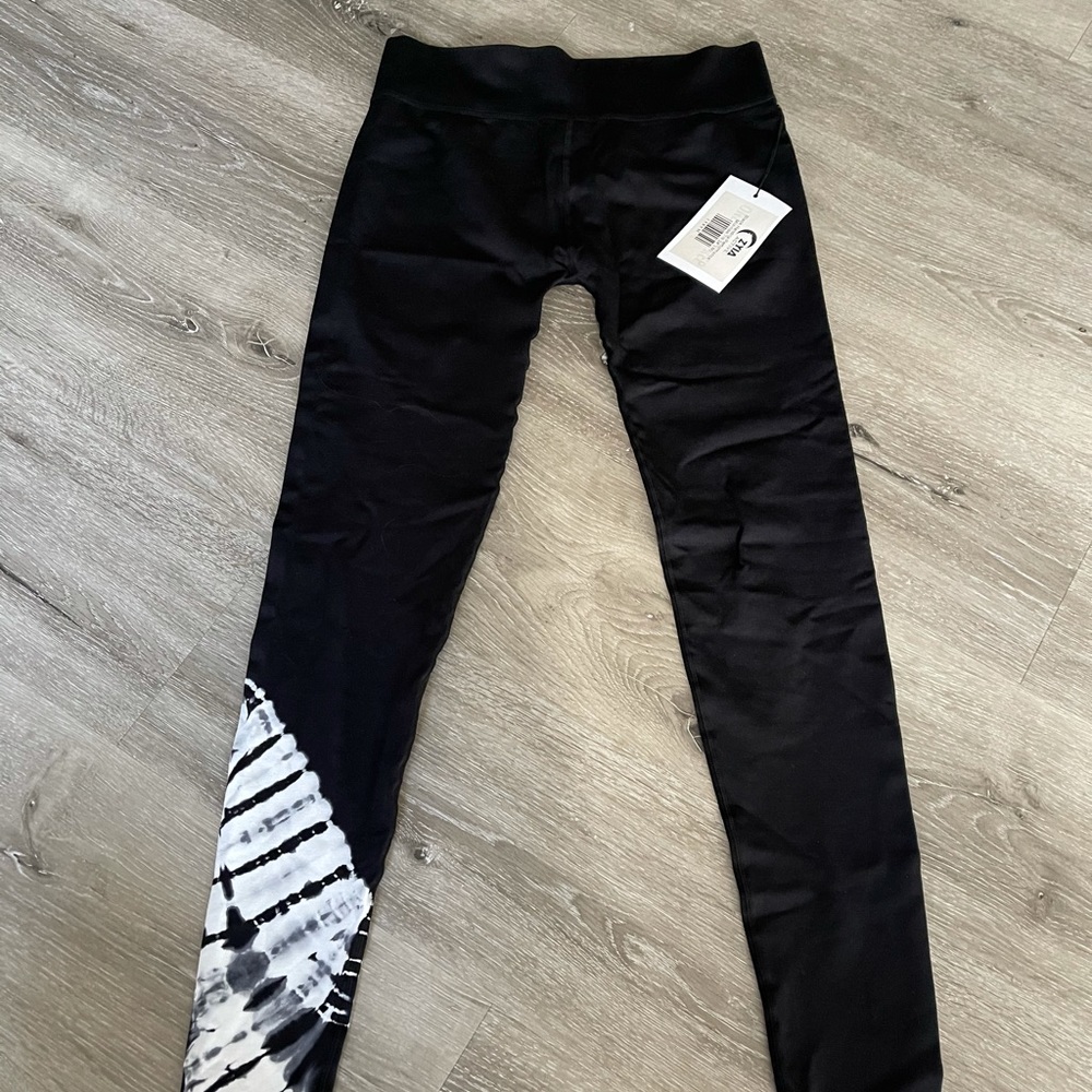 ZYIA Black Hendrix Performance  7/8 Leggings M